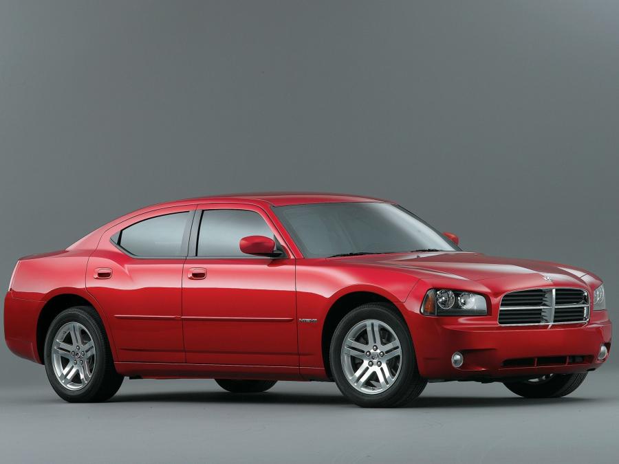  Dodge Charger R/T 2005 года  (фото 17 из 81)